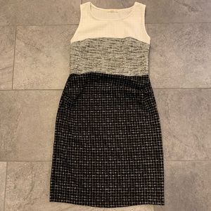 Le Lis Maternity Dress